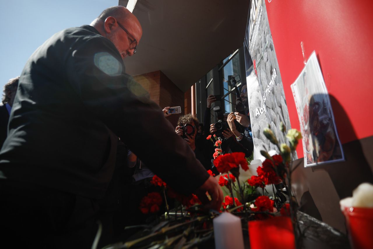 Luis Miguel López Reillo, secretario general de UGT Madrid, ha asistido a la ofrenda floral en la estación de Atocha por las víctimas de los atentados del 11M.