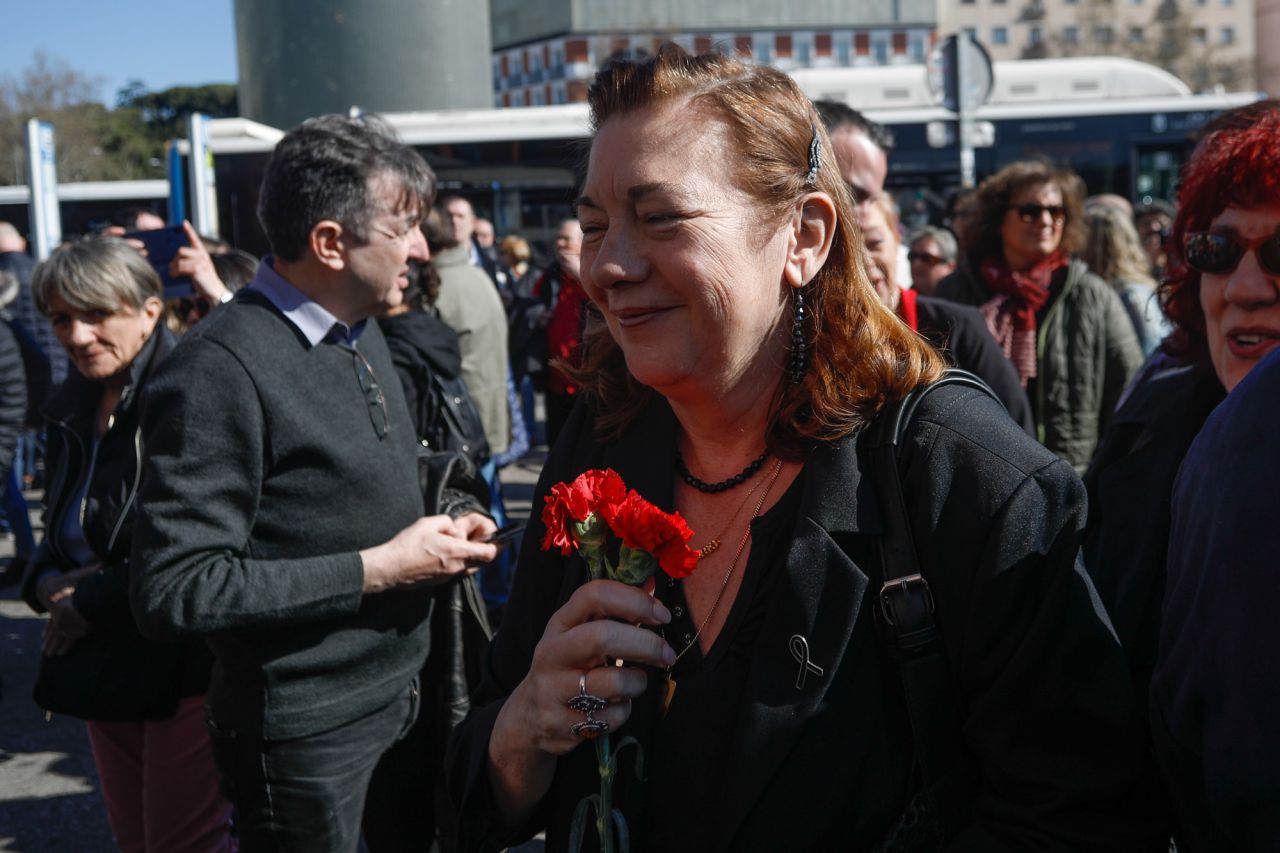 Pilar Manjón ha asistido a la ofrenda floral en la estación de Atocha por las víctimas de los atentados del 11M.
