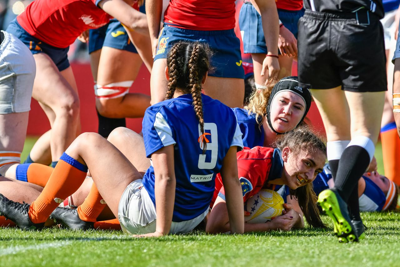 La Selección Española de Rugby Femenino se proclama Campeona de Europa en un partido disputado contra Holanda. 