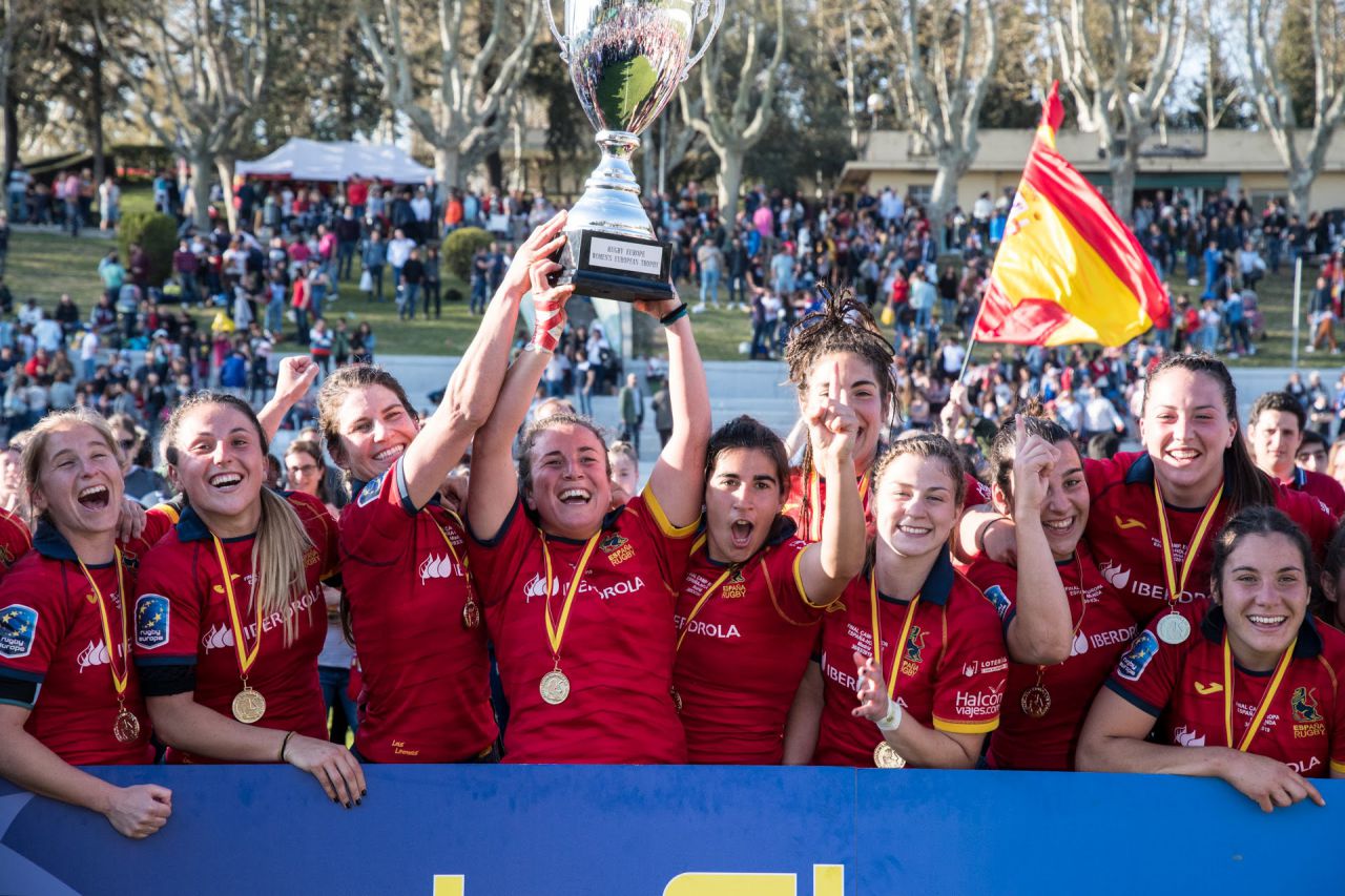 La Selección Española de Rugby Femenino se proclama Campeona de Europa en un partido disputado contra Holanda. 