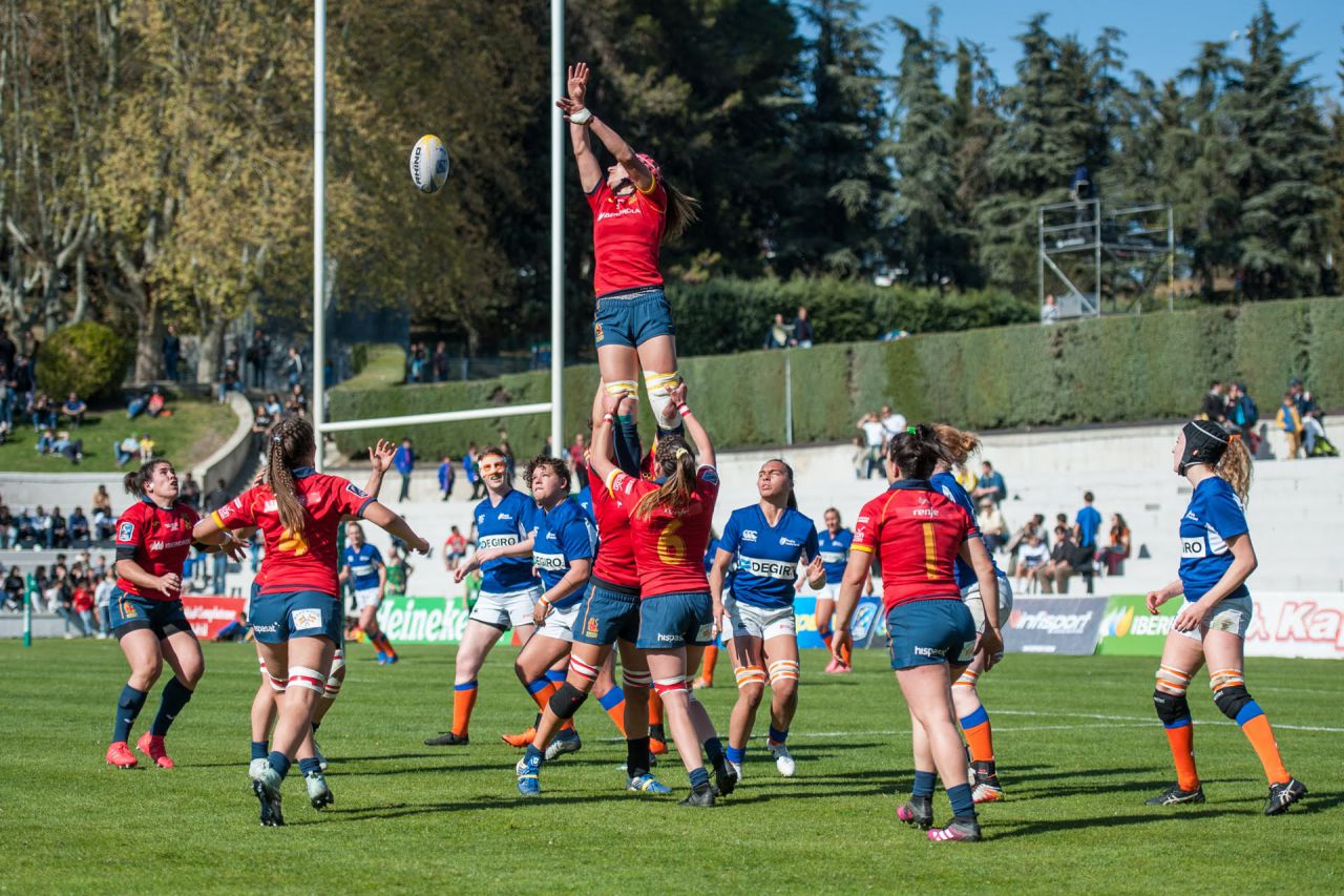 La Selección Española de Rugby Femenino se proclama Campeona de Europa en un partido disputado contra Holanda. 