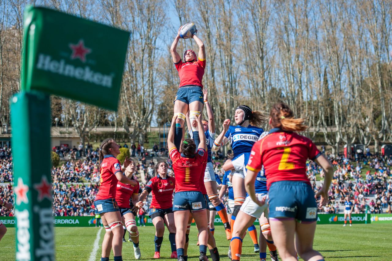 La Selección Española de Rugby Femenino se proclama Campeona de Europa en un partido disputado contra Holanda. 