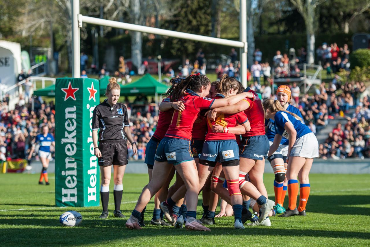 La Selección Española de Rugby Femenino se proclama Campeona de Europa en un partido disputado contra Holanda. 
