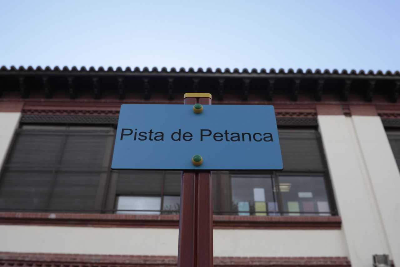 Se ha instalado una pista de petanca.