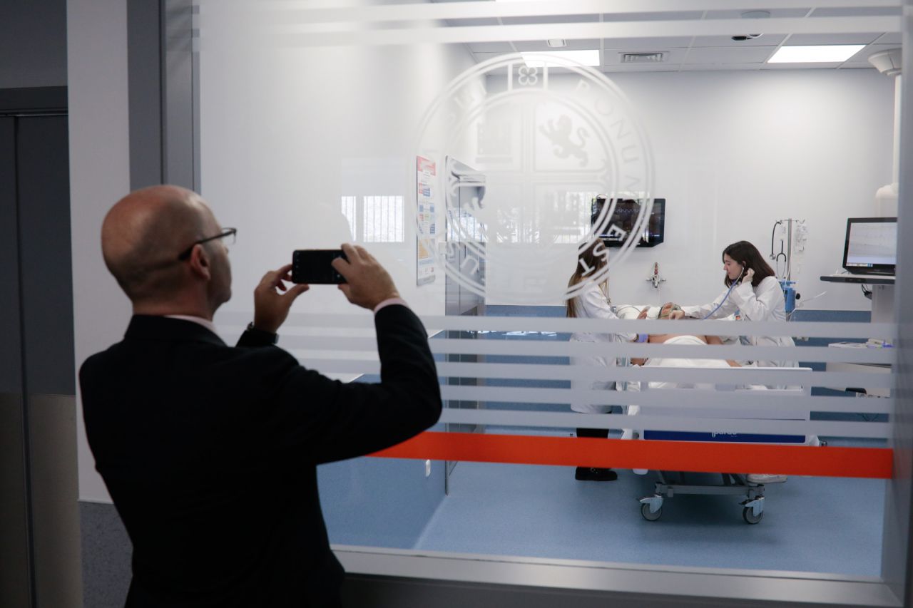 Los invitados a la inauguración del HSV se quedaron sorprendidos del realismo del mismo.