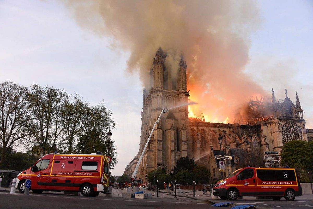 Incendio en la catedral de Notre Dame, en París. 