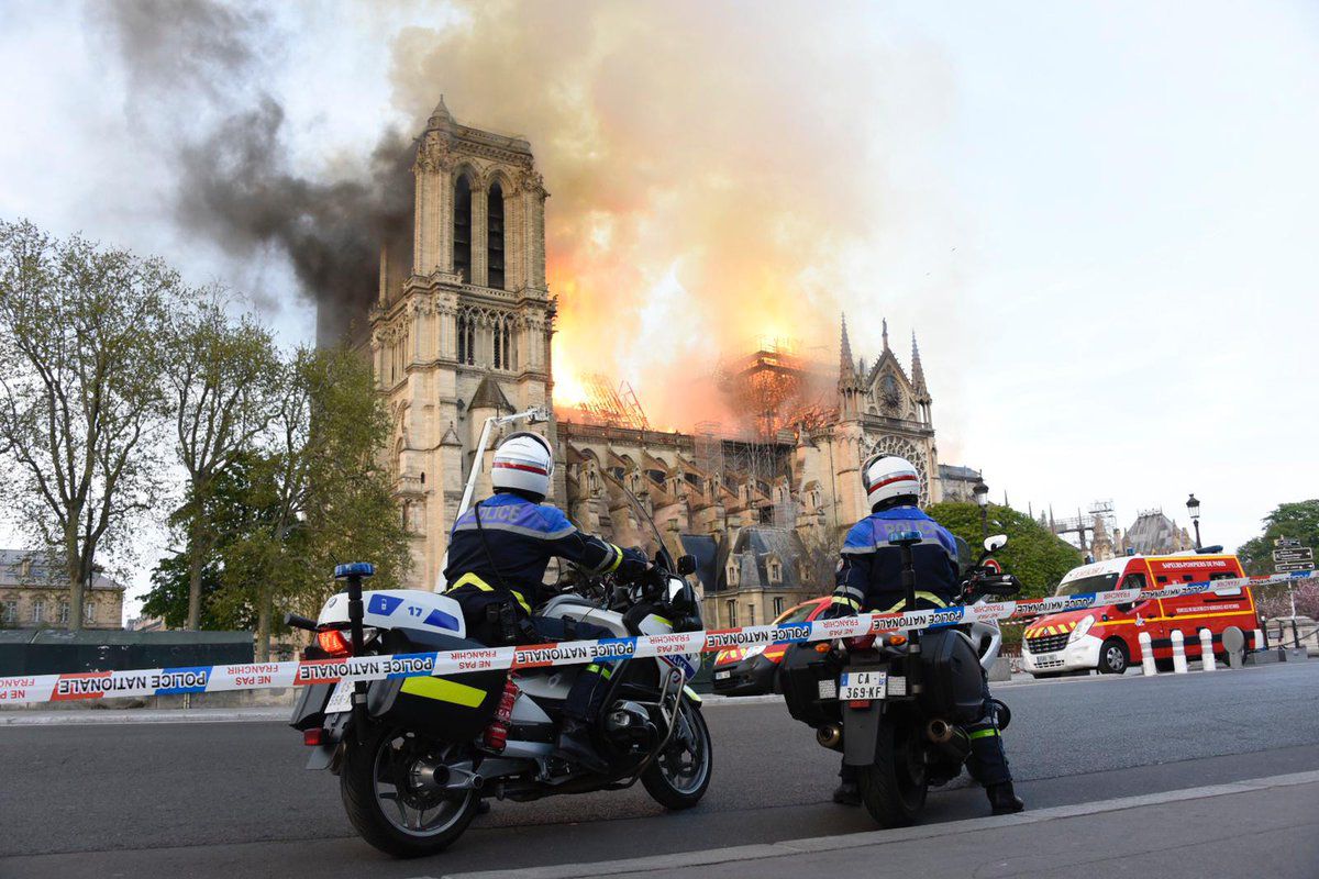 Incendio en la catedral de Notre Dame, en París. 