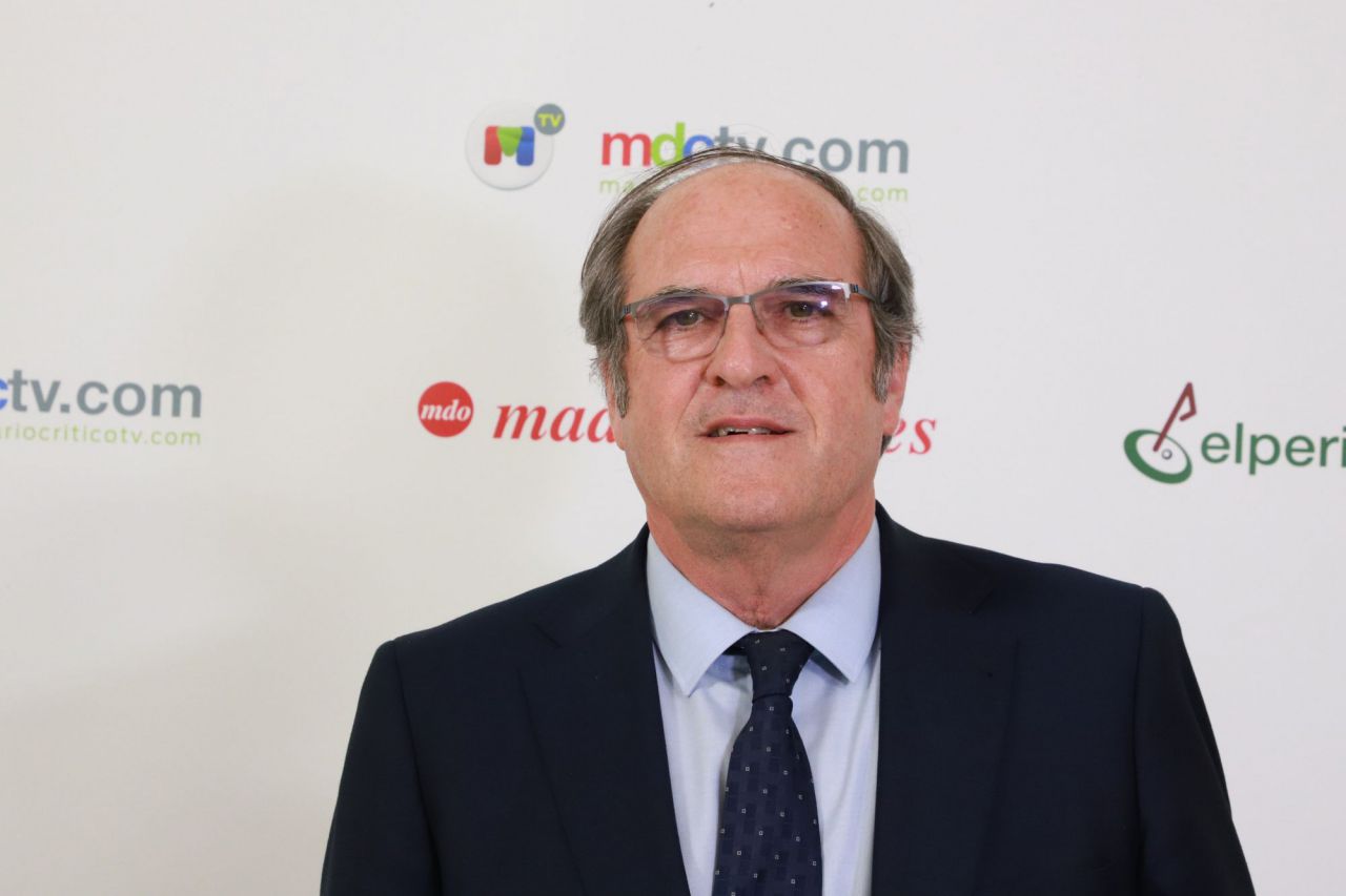 El candidato del PSOE a la presidencia regional, Ángel Gabilondo, es uno de los incondicionales de los galardones que entrega Madridiario. 