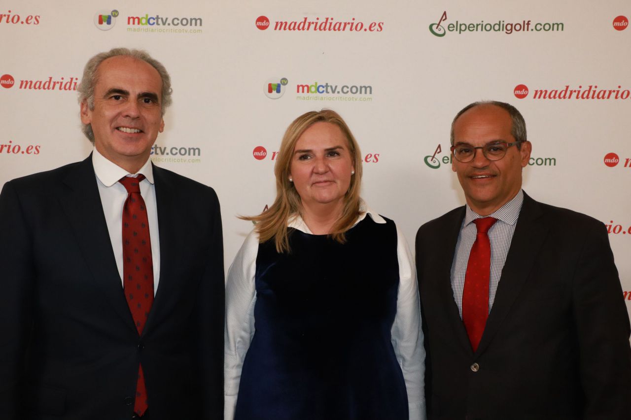 Enrique Ruiz Escudero, Rosalía Gonzalo y Rafael van Grieken, consejeros de Sanidad, Transporte y Educación, respectivamente, de la Comunidad de Madrid. 