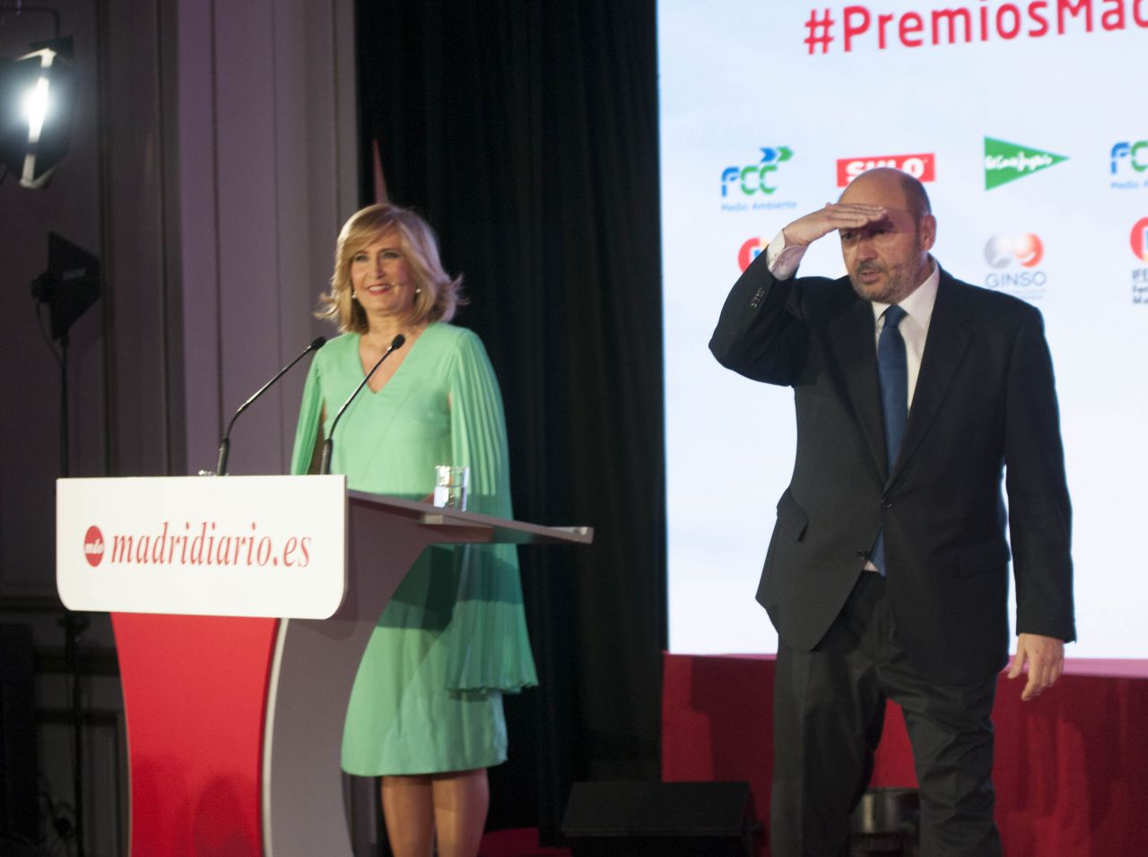 La periodista Nieves Herrero y el presidente del Grupo Madridiario fueron, un año más, los conductores de la gala, marcada inevitablemente por la resaca electoral del 28-A.