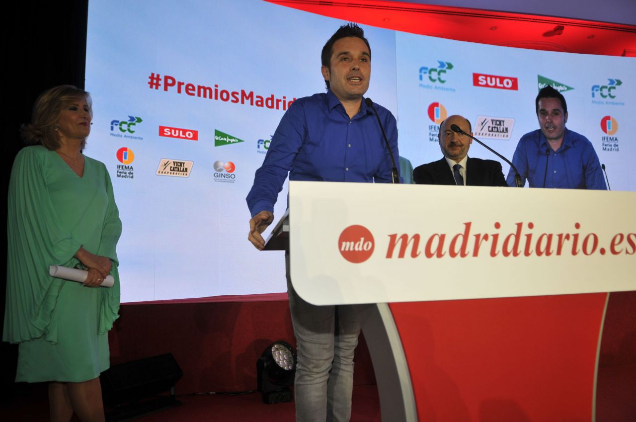 Rubén López, director del Observatorio contra la LGTBfobia, recogió el galardón al mejor Iniciativa Social.