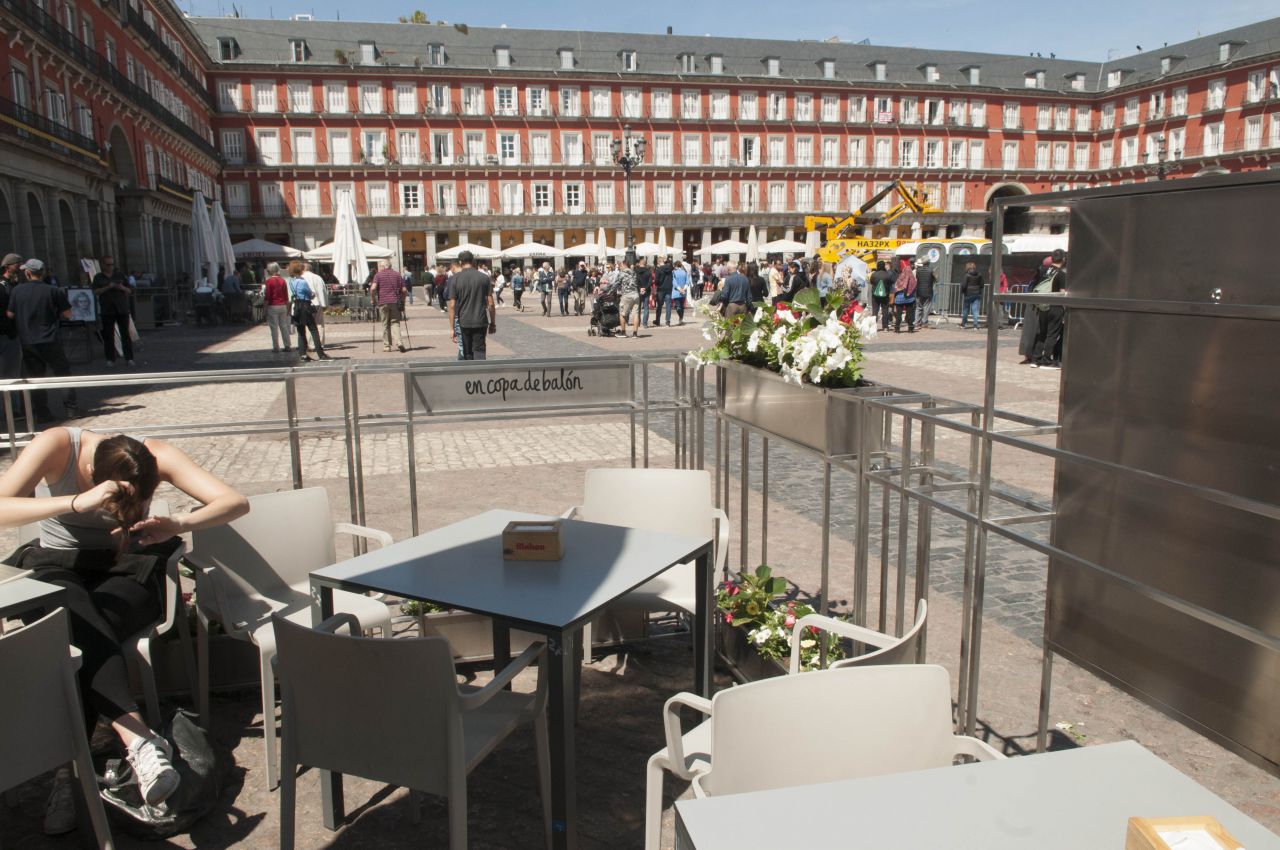 Las plantas y flores cambiarán dependiendo de la climatología y la estación del año, y estas serán aportadas por el Consistorio a través de sus viveros municipales.