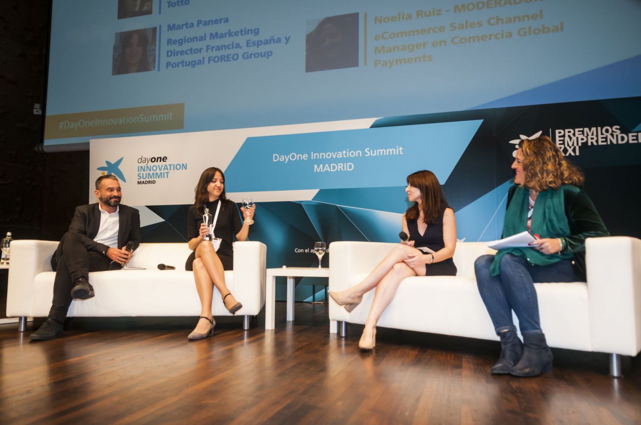 Mesa de comercio electrónico.