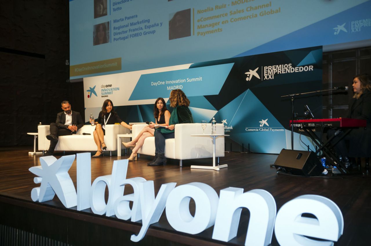 Mesa de comercio electrónico.