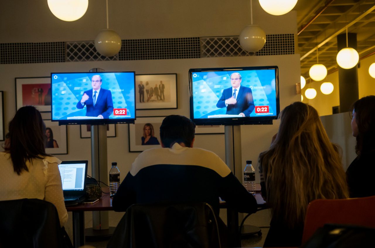 La sala de prensa, pendiente del debate.