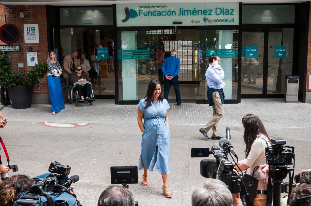 Sus primeras palabras han sido para confesar que le daba vergüenza el posado al ser la primera vez que lo hace. 