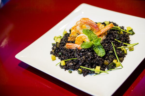 Arroz Venere con gambas de Kint en el Mercado de Vallehermoso