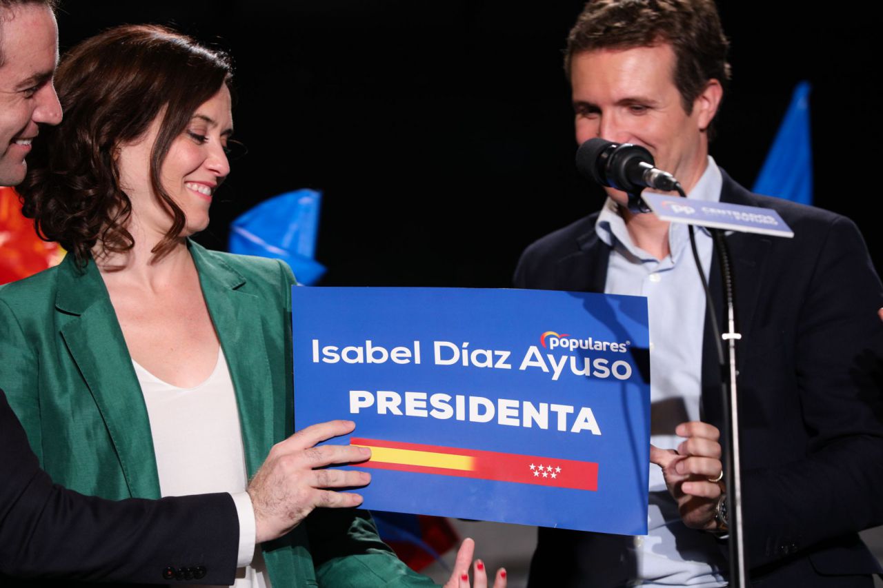 Teodoro García-Egea, Isabel Díaz Ayuso y Pablo Casado festejan la conquista de Ayuntamiento y Comunidad.