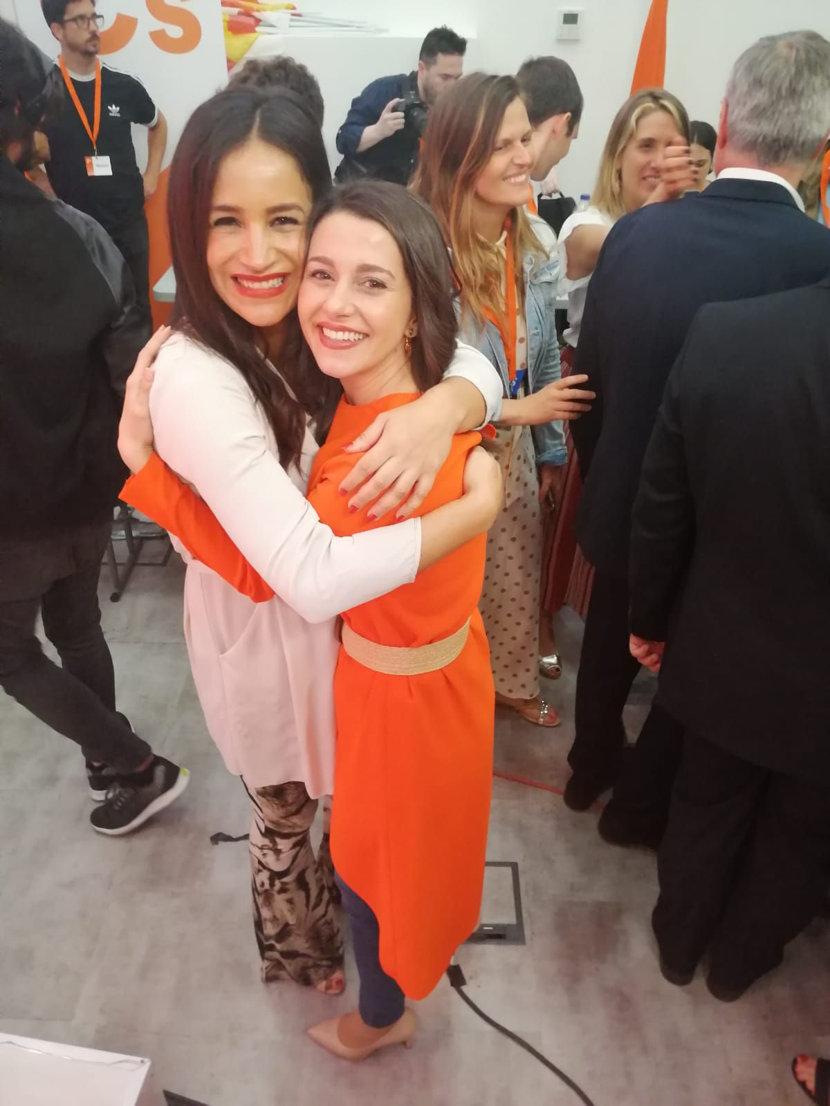 Begoña Villacís e Inés Arrimadas, contentas tras los resultados.