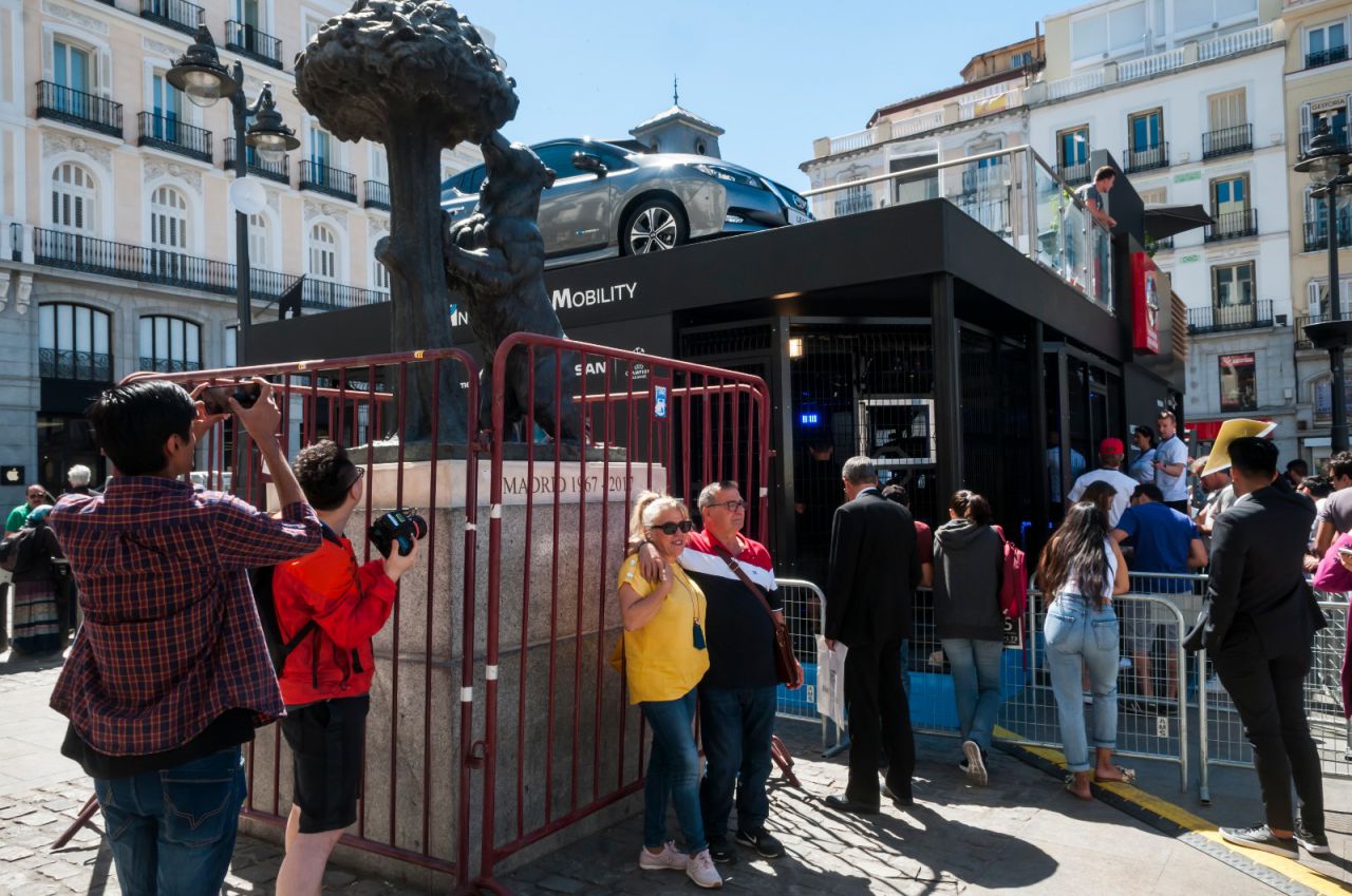 La Puerta del Sol se ha convertido en el epicentro de los conciertos y actividades del Champions Festival, que se celebra hasta el domingo en el centro de la ciudad