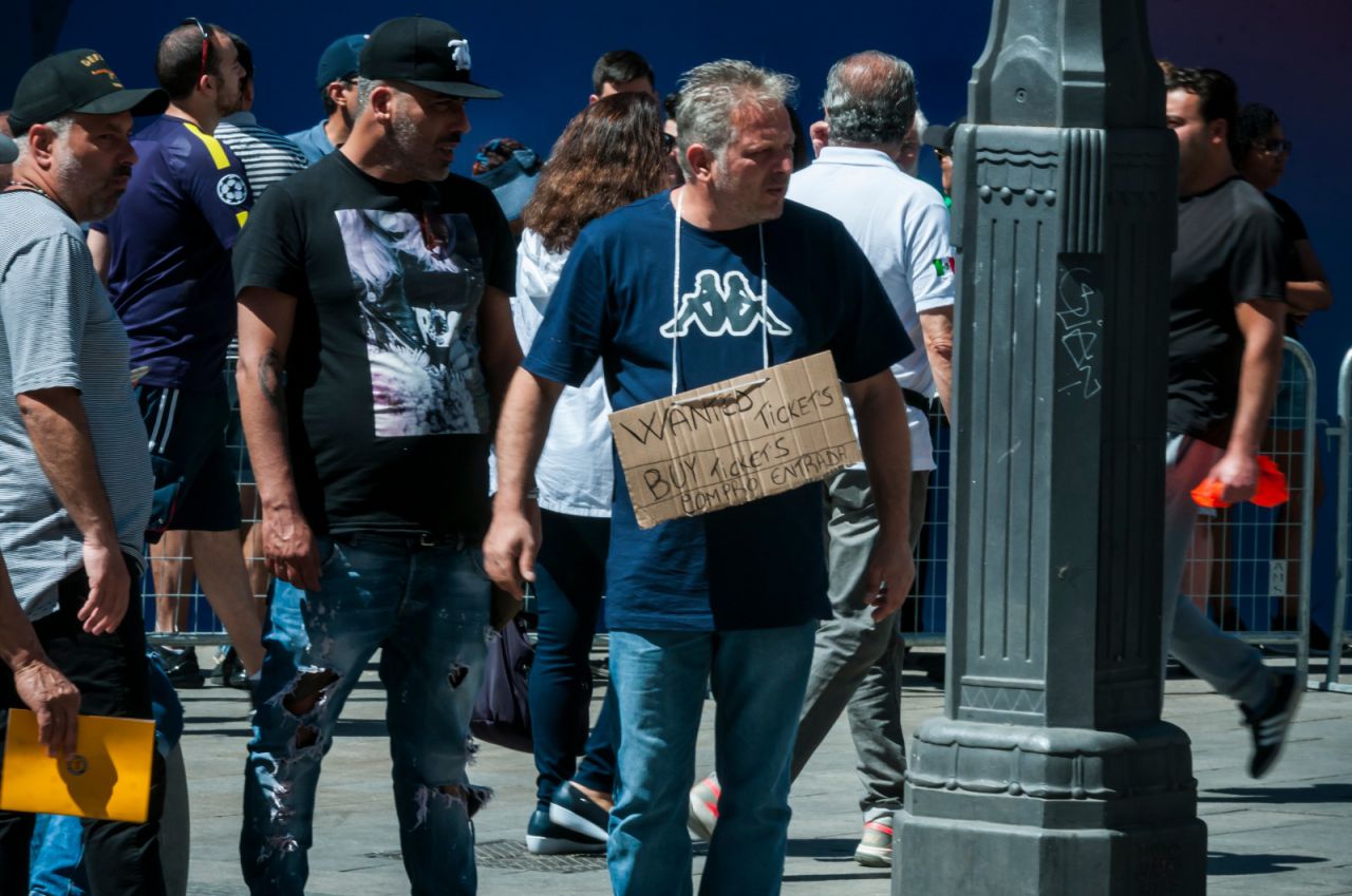 Se calcula que unos 20.000 aficionados llegarán a la capital sin entrada. En la reventa alcanzan ya precios de hasta 10.000 euros,