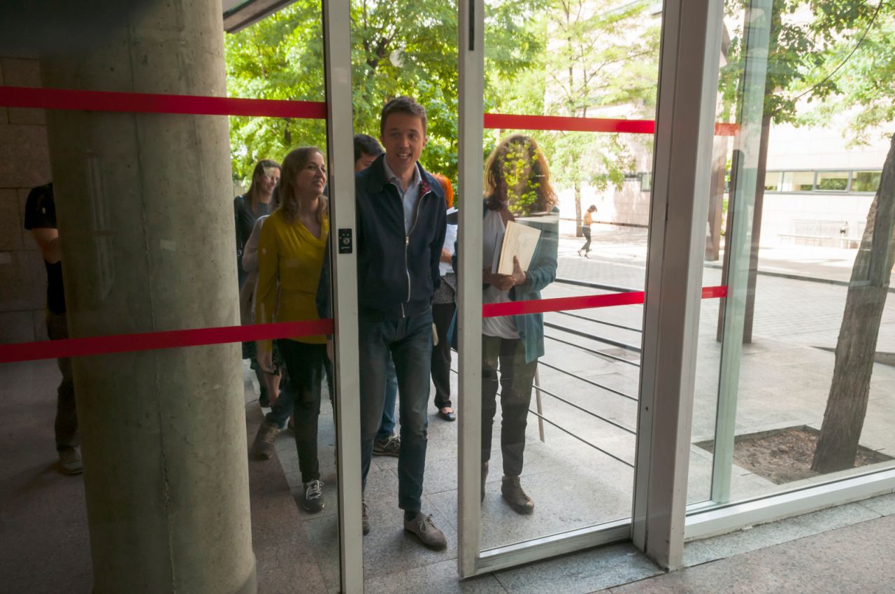 El equipo de Más Madrid  ha sido uno de los primeros en llegar a la Asamblea. 