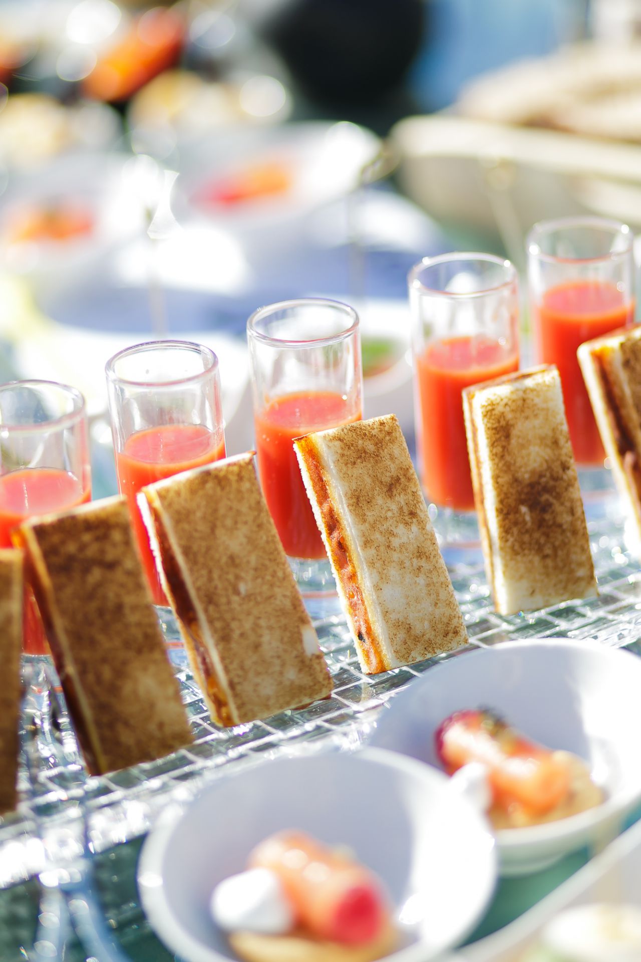Al finalizar la carrera huéspedes y asociados podrán disfrutar de un de la nueva carta de menús EAT WELL, especialmente diseñada con productos de alto poder nutriente, antioxidante y muy saludables,  así como los deliciosos zumos Westin Fresh que ayudarán a reponer energía y comenzar la jornada con un elevado nivel de bienestar. 