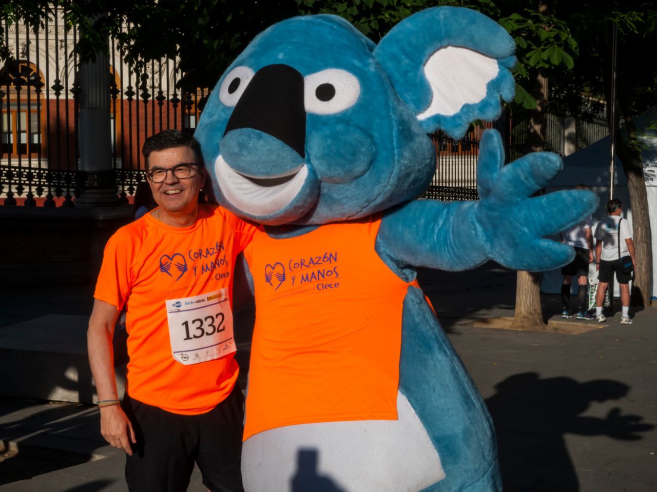 La asociación Corazón y Manos, lanzada por empleados de Clece, participa en la 'VI Carrera contra la Violencia de Género'.