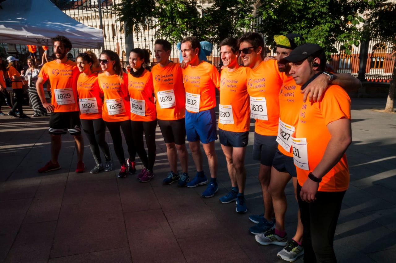 La asociación Corazón y Manos, lanzada por empleados de Clece, participa en la 'VI Carrera contra la Violencia de Género'.