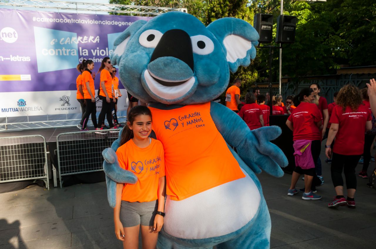 La asociación Corazón y Manos, lanzada por empleados de Clece, participa en la 'VI Carrera contra la Violencia de Género'.
