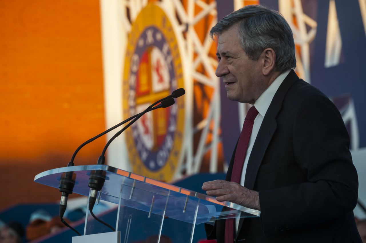 Enrique Barón fue el padrino de esta generación de graduados de la UAX.