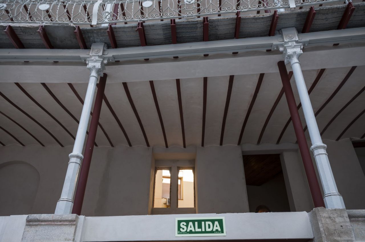 El antiguo Frontón Beti Jai –nombre en euskera que significa ‘siempre alegre’– fue inaugurado el 29 de mayo de 1894, siguiendo un proyecto del arquitecto Joaquín Rucoba, en un momento en el que el juego de pelota vasca estaba en apogeo en toda España.