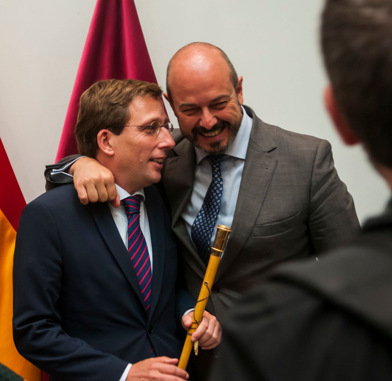 José Luis Martínez-Almeida junto a Pedro Rollán