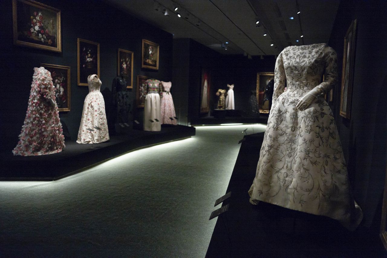 Hay pinturas de El Greco, Velázquez, Murillo, Carrero de Miranda, Zurbarán, Goya, Madrazo o Zuloaga.