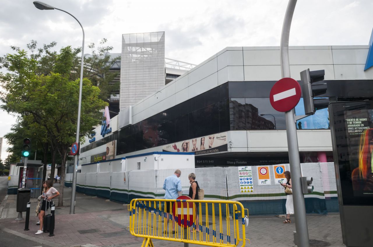 l frontal de la Castellana, donde serán eliminadas las zonas de aparcamiento y la gasolinera, y otro en la plaza de los Sagrados Corazones, que ocupará el solar donde ahora se ubica el centro comercial.