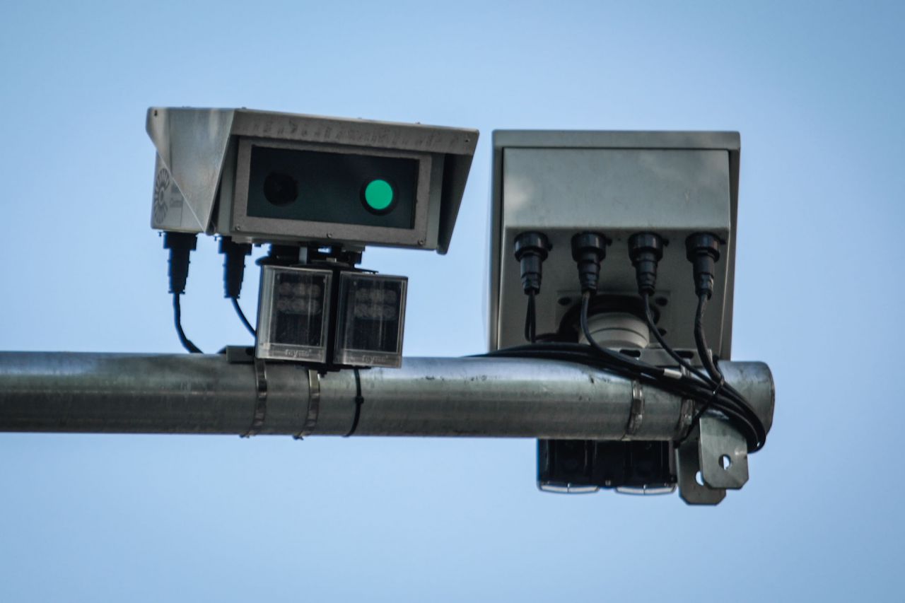 Cámaras de multas de Madrid Central en la glorieta de Alonso Martínez.