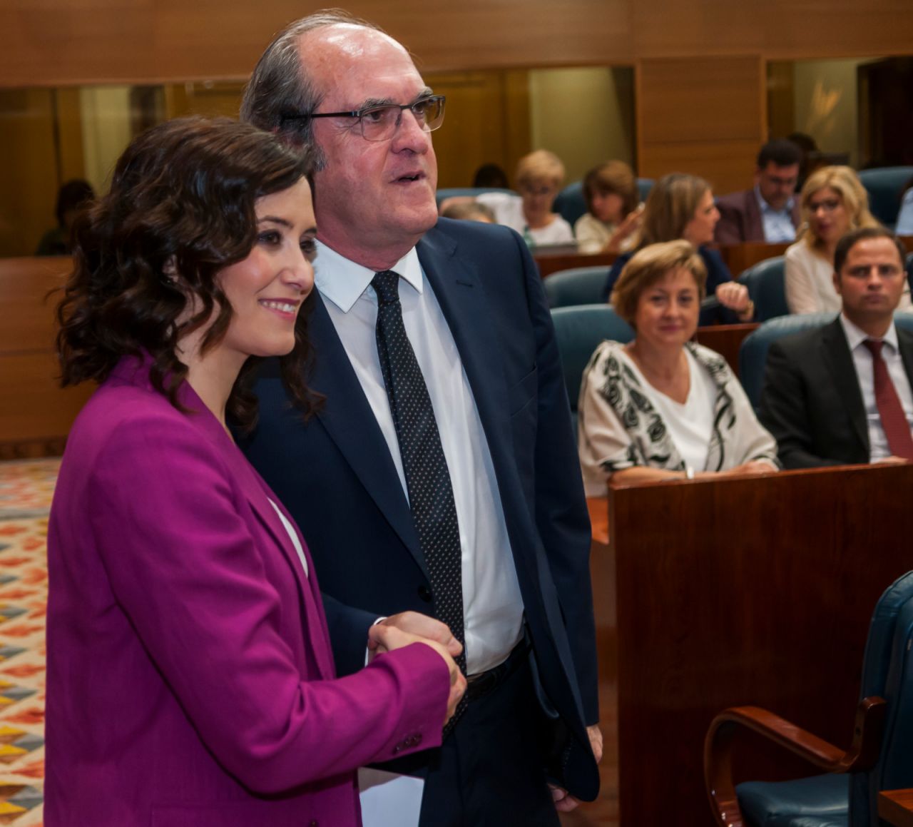 Los dos posibles candidatos a la investidura: Isabel Díaz Ayuso, que podría sumar mayoría si logra poner de acuerdo a Cs y Vox, y Ángel Gabilondo (PSOE), el más votado el pasado 26-M.