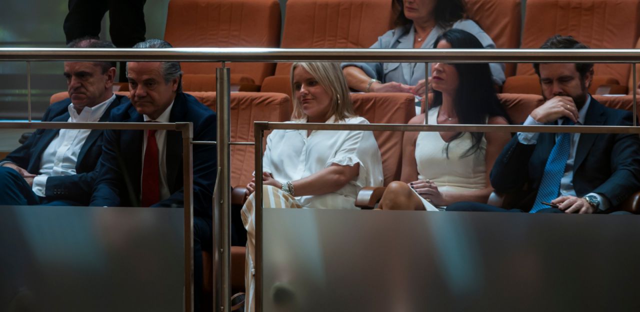 La diputada popular en el Congreso, Mari Mar Blanco, también ha asistido al Pleno madrileño justo el día en que se cumplen 22 años del secuestro de su hermano, Miguel Ángel Blanco, por parte de ETA. 