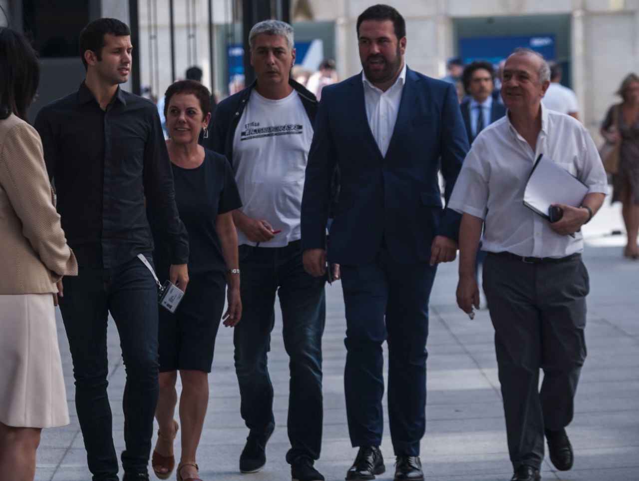 Llegada de los diputados de Bildu.