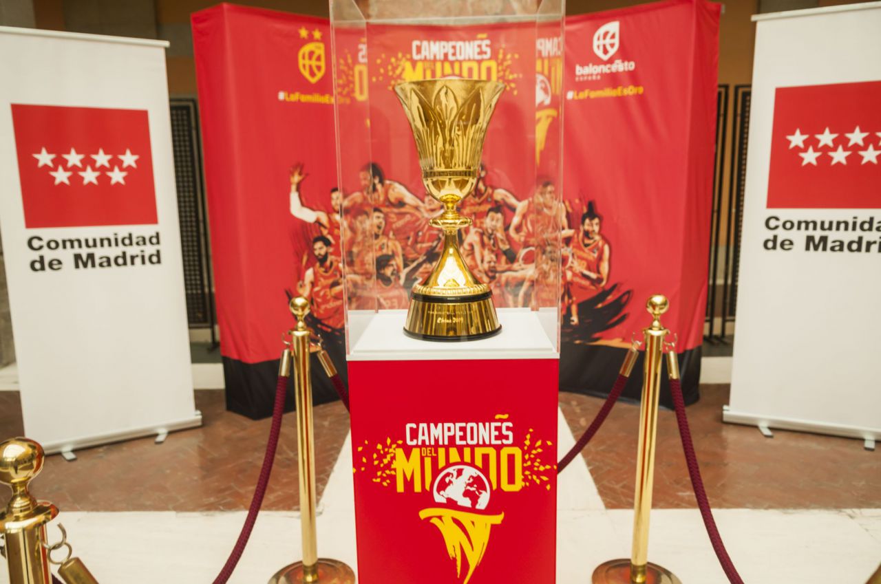 A partir de las 18H  se puede. ver la copa del mundo de baloncesto