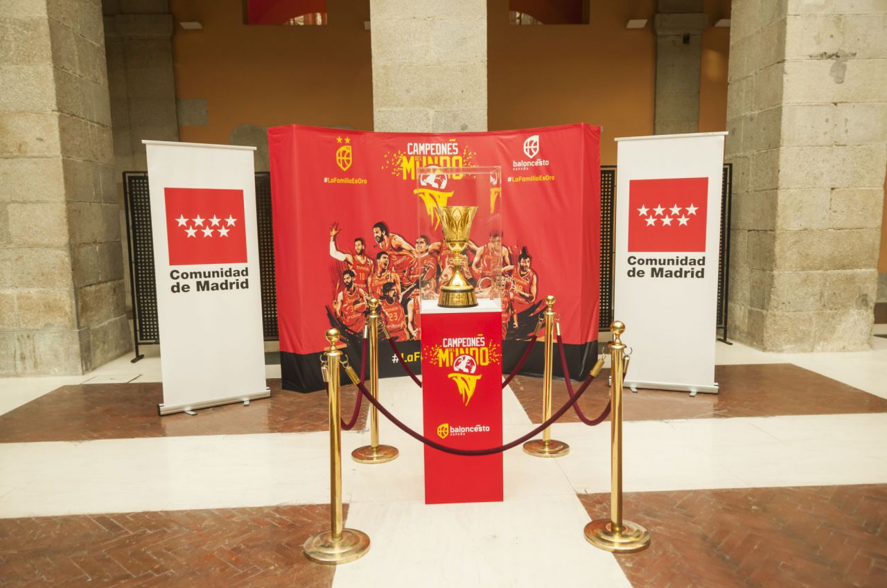 A partir de las 18H  se puede. ver la copa del mundo de baloncesto