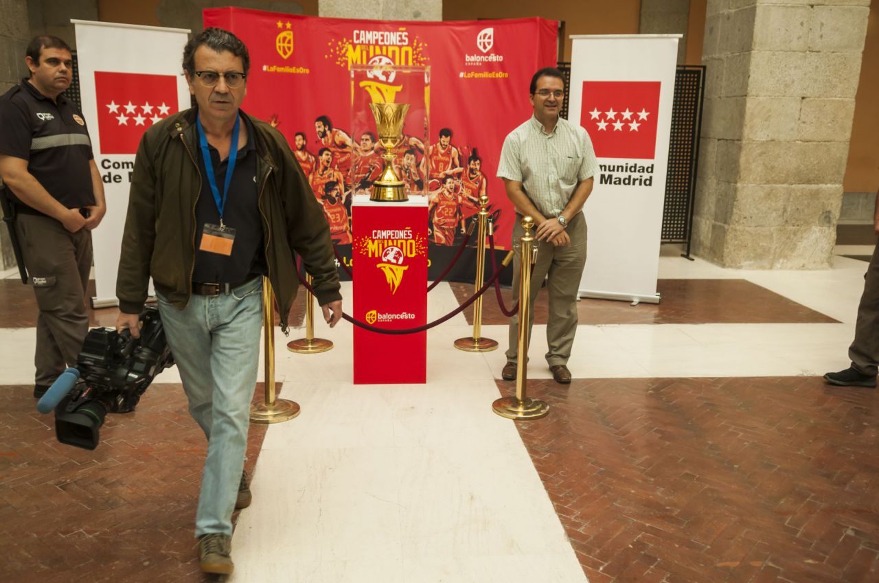 A partir de las 18H  se puede. ver la copa del mundo de baloncesto