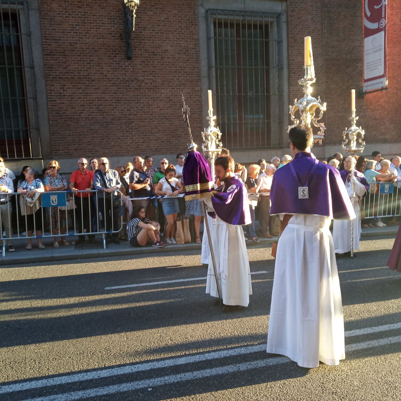 Procesión del Cristo de Medinaceli en el centro de Madrid.