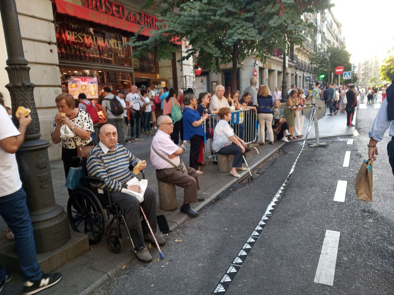 Procesión del Cristo de Medinaceli en el centro de Madrid.
