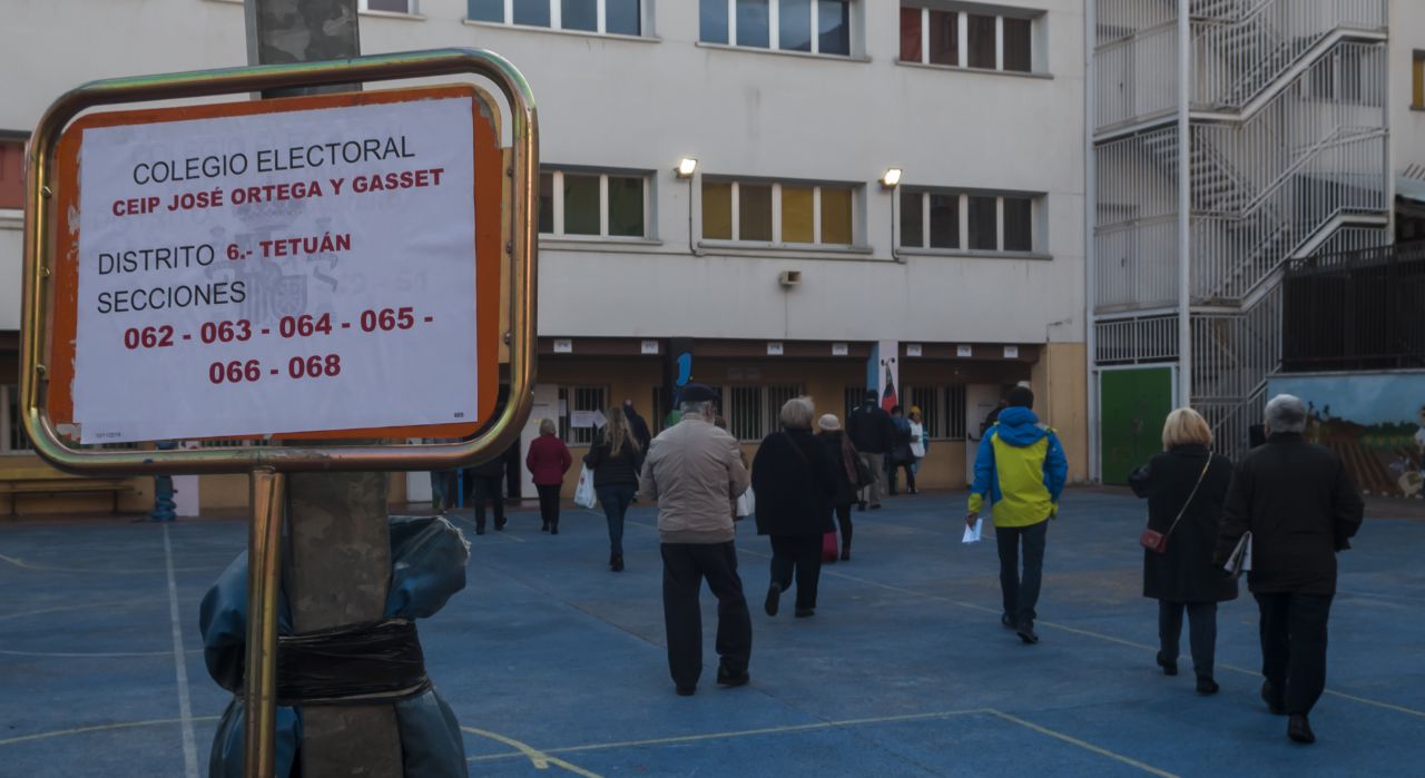 Colegio Ortega y Gasset, en Madrid, abierto para este domingo de elecciones