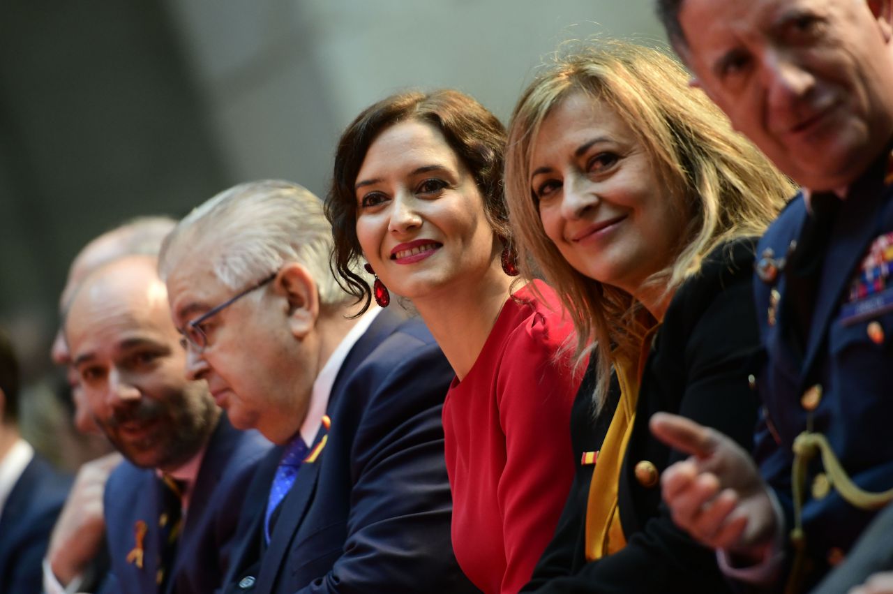 Isabel Díaz Ayuso y autoridades