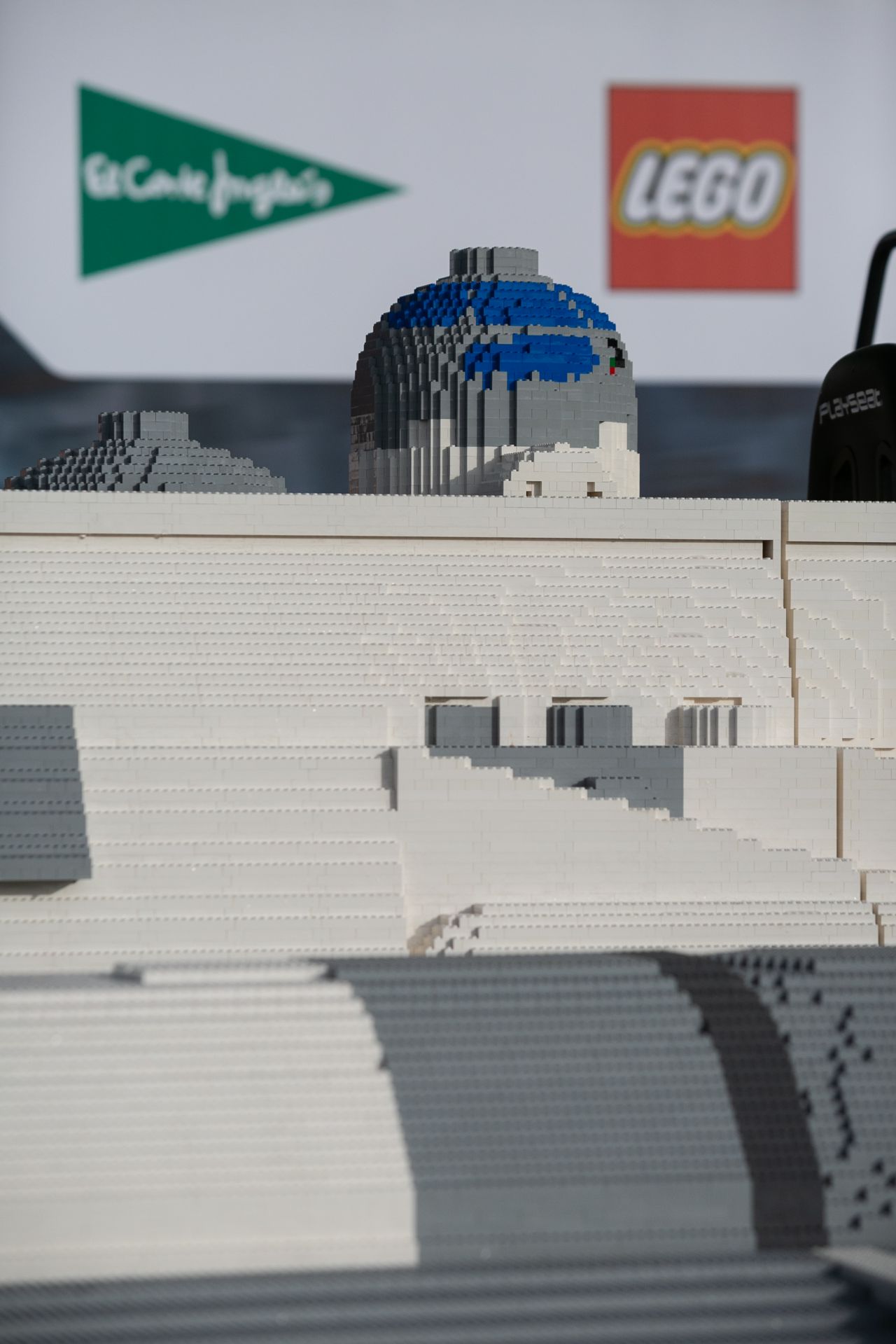 El Corte Inglés trae a España la nave X-Wing de Star Wars a tamaño real de la mano de LEGO y Disney