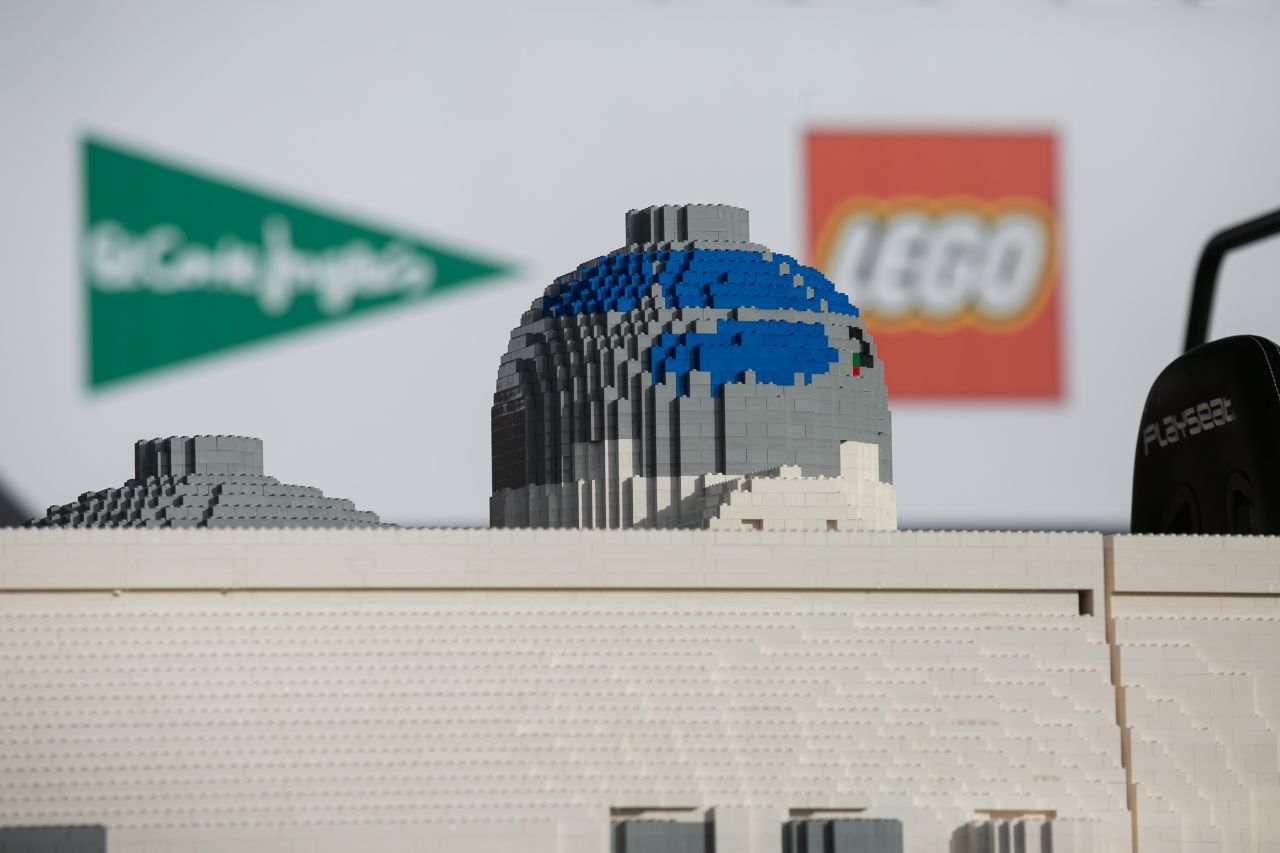 El Corte Inglés trae a España la nave X-Wing de Star Wars a tamaño real de la mano de LEGO y Disney
