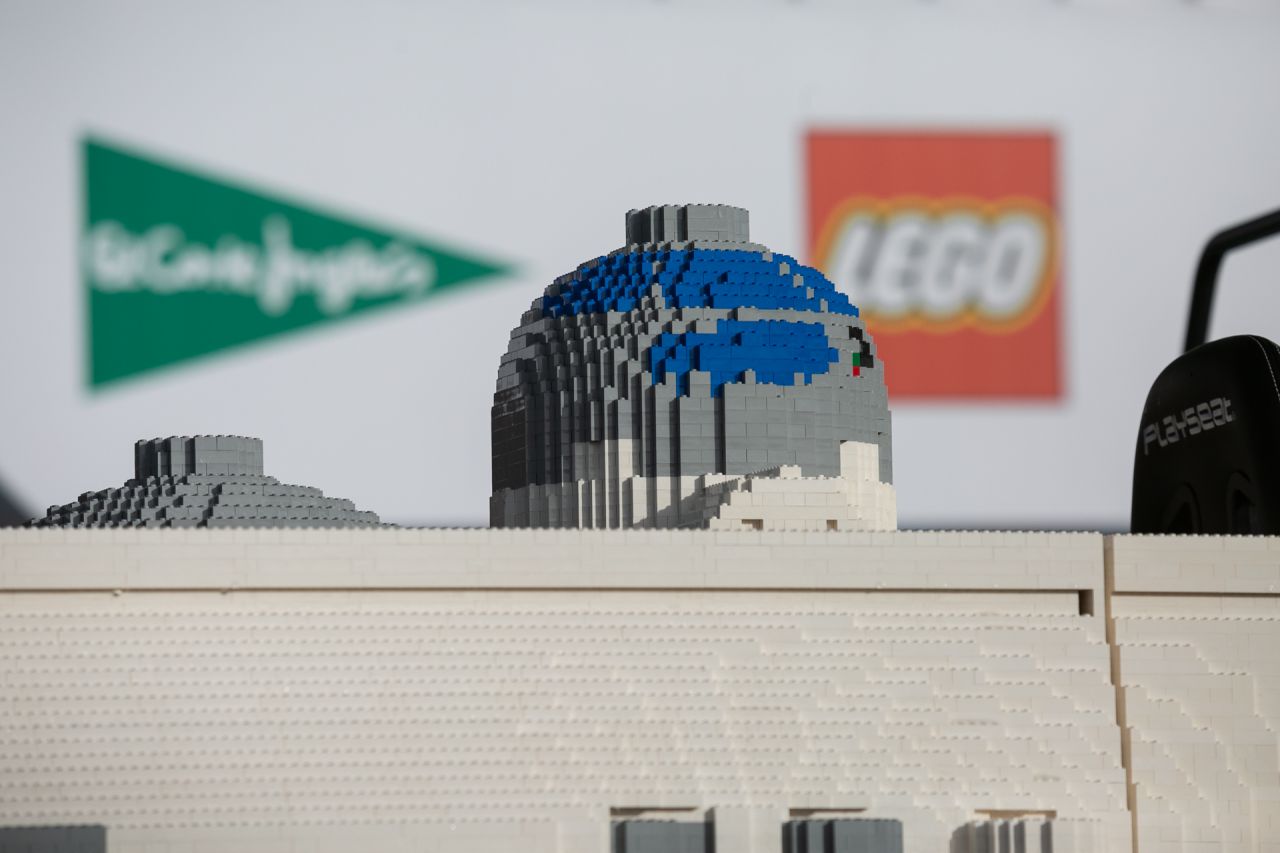 El Corte Inglés trae a España la nave X-Wing de Star Wars a tamaño real de la mano de LEGO y Disney