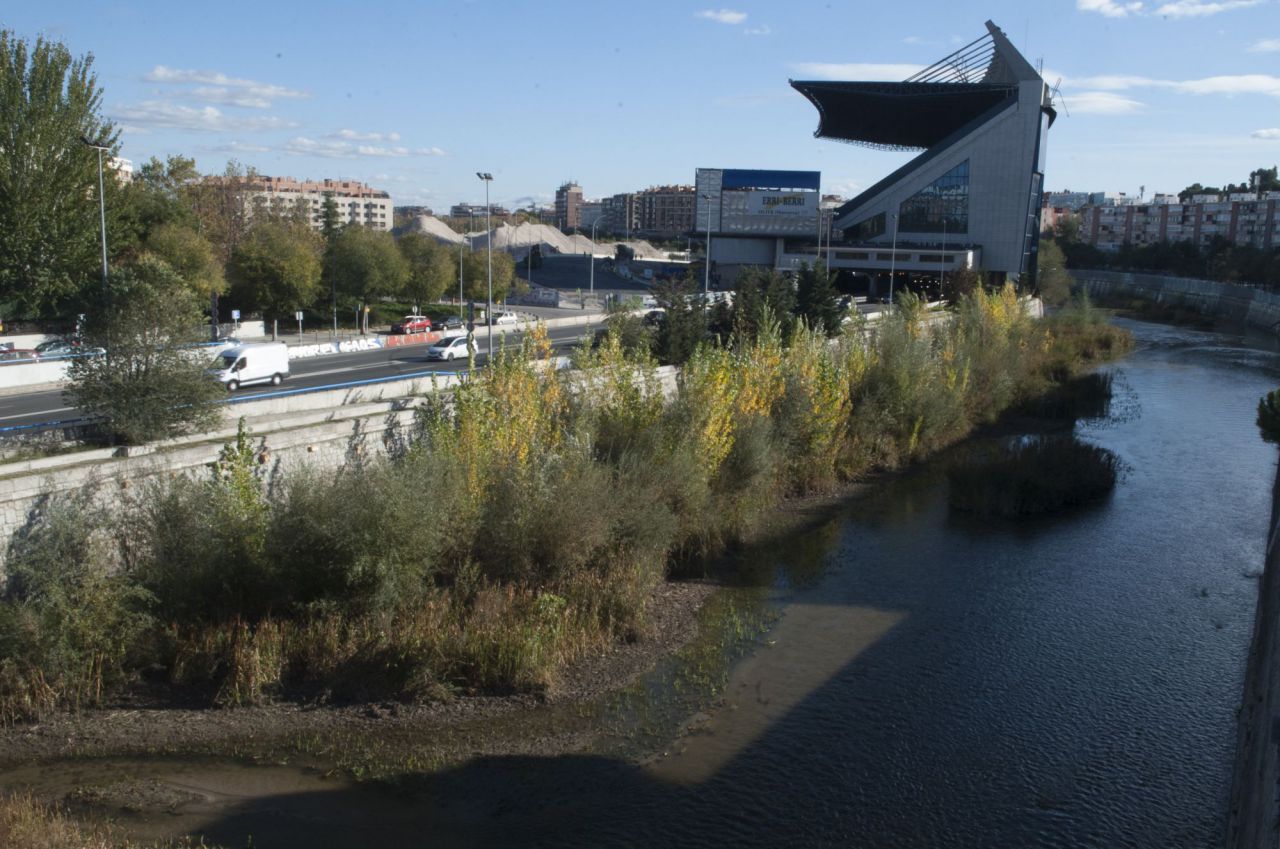 En la memoria colectiva de los madrileños, con especial incidencia en la de los colchoneros, 2019 perdurará como el año en que se despidieron del Vicente Calderón. A mediados de febrero se iniciaba la demolición del estadio, que dará paso a 340 viviendas de 'alto standing' encajadas en torres de hasta 13 plantas. Continúe leyendo>>
